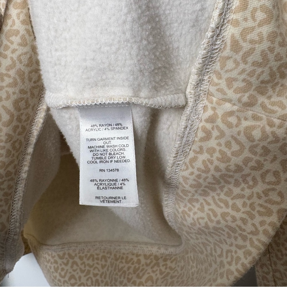 Vineyard Vines Dreamcloth Leopard Printed Half Zip Pullover - Picture 5 of 10